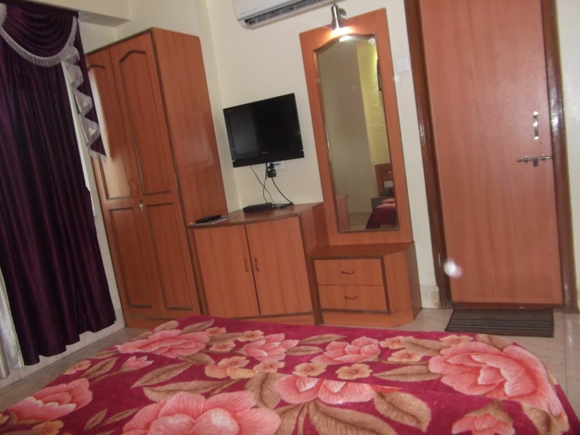 Hotel Ravikant Pune Ngoại thất bức ảnh