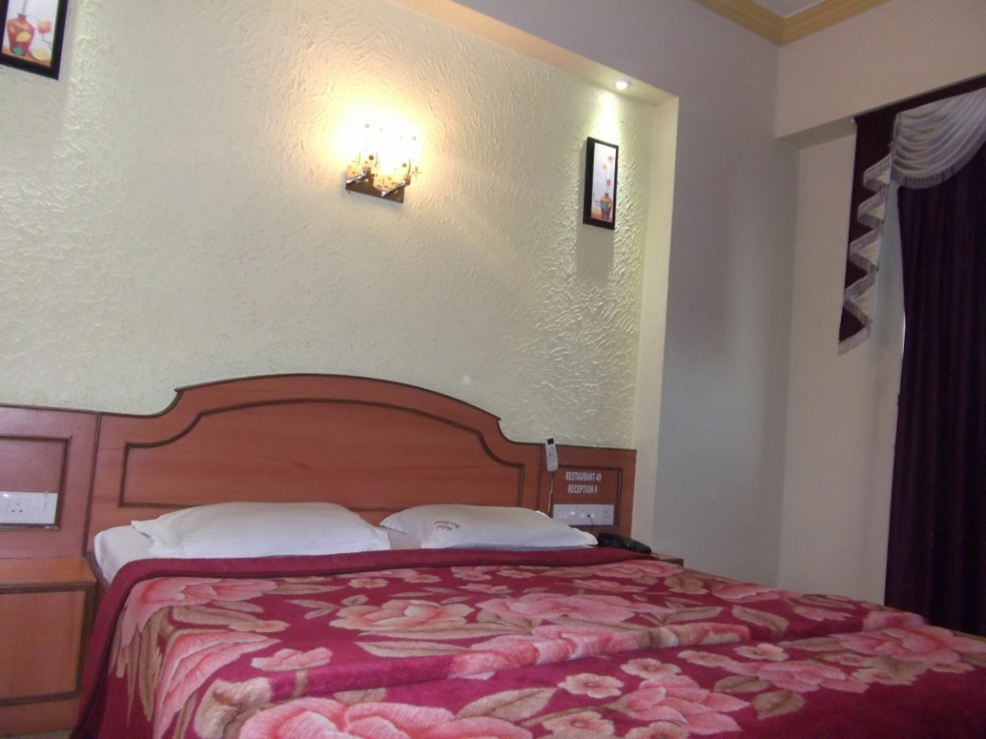 Hotel Ravikant Pune Ngoại thất bức ảnh