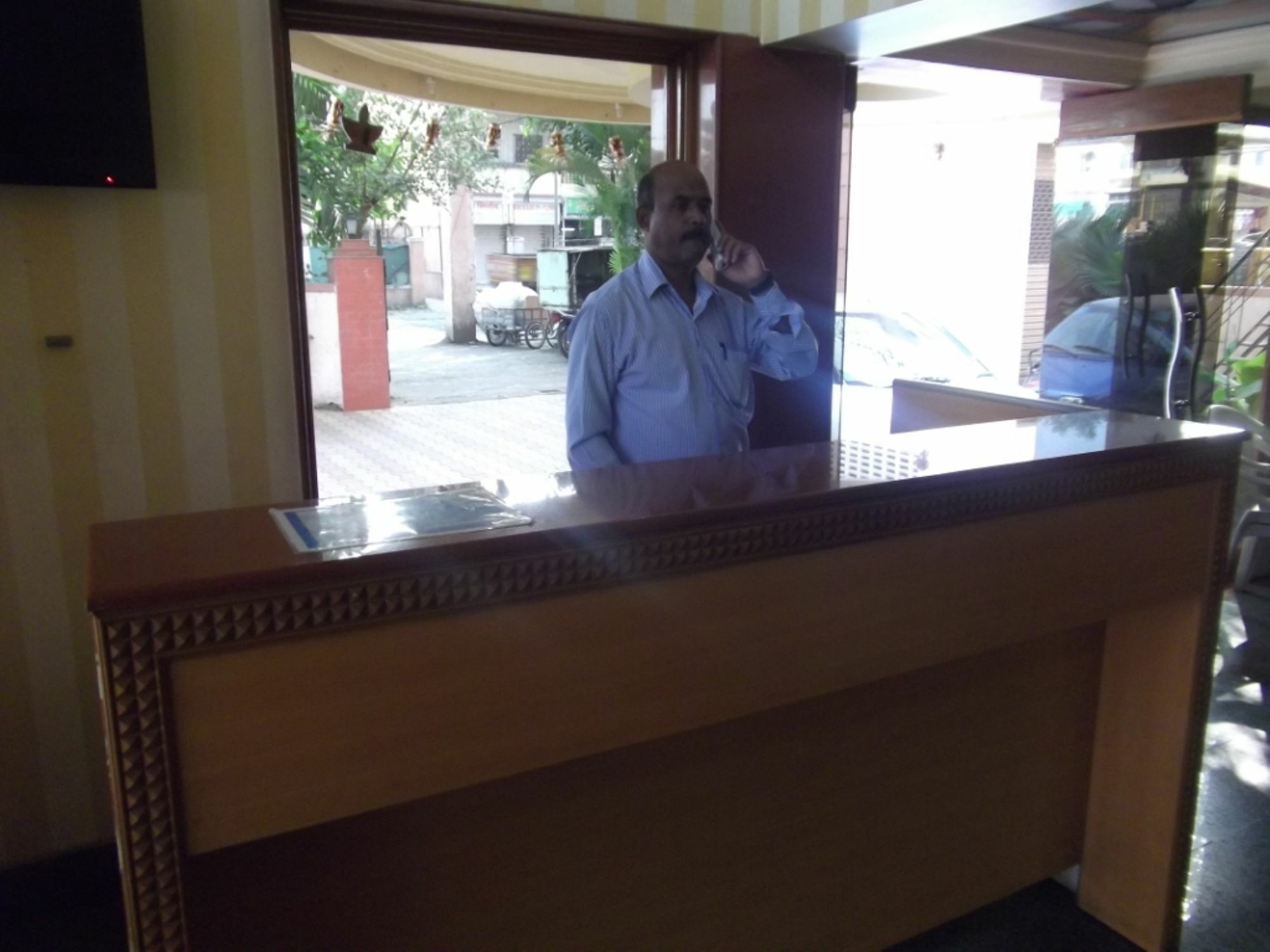 Hotel Ravikant Pune Ngoại thất bức ảnh